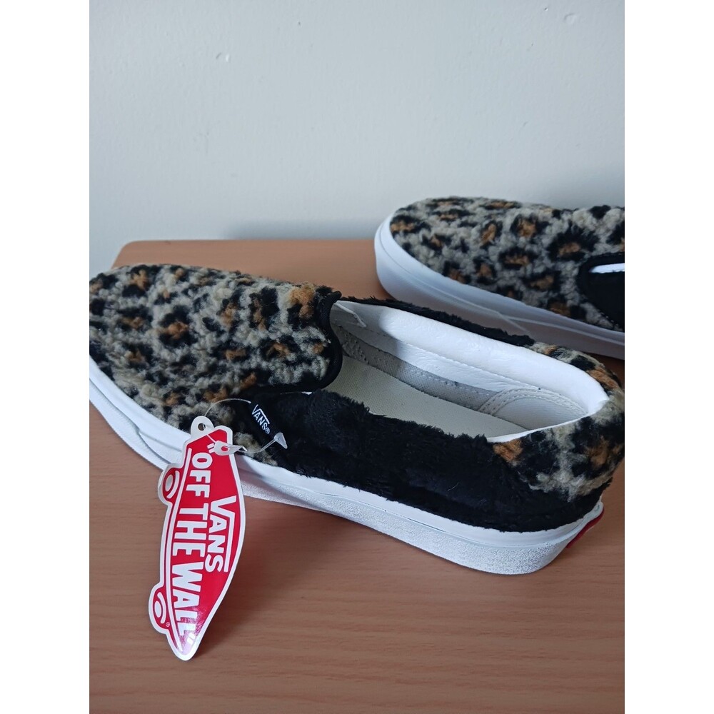Vans Slip On Sneakers Sherpa Leopard Print Mens 7 Womens 8.5 Shoes NWOB - Picture 2 of 6